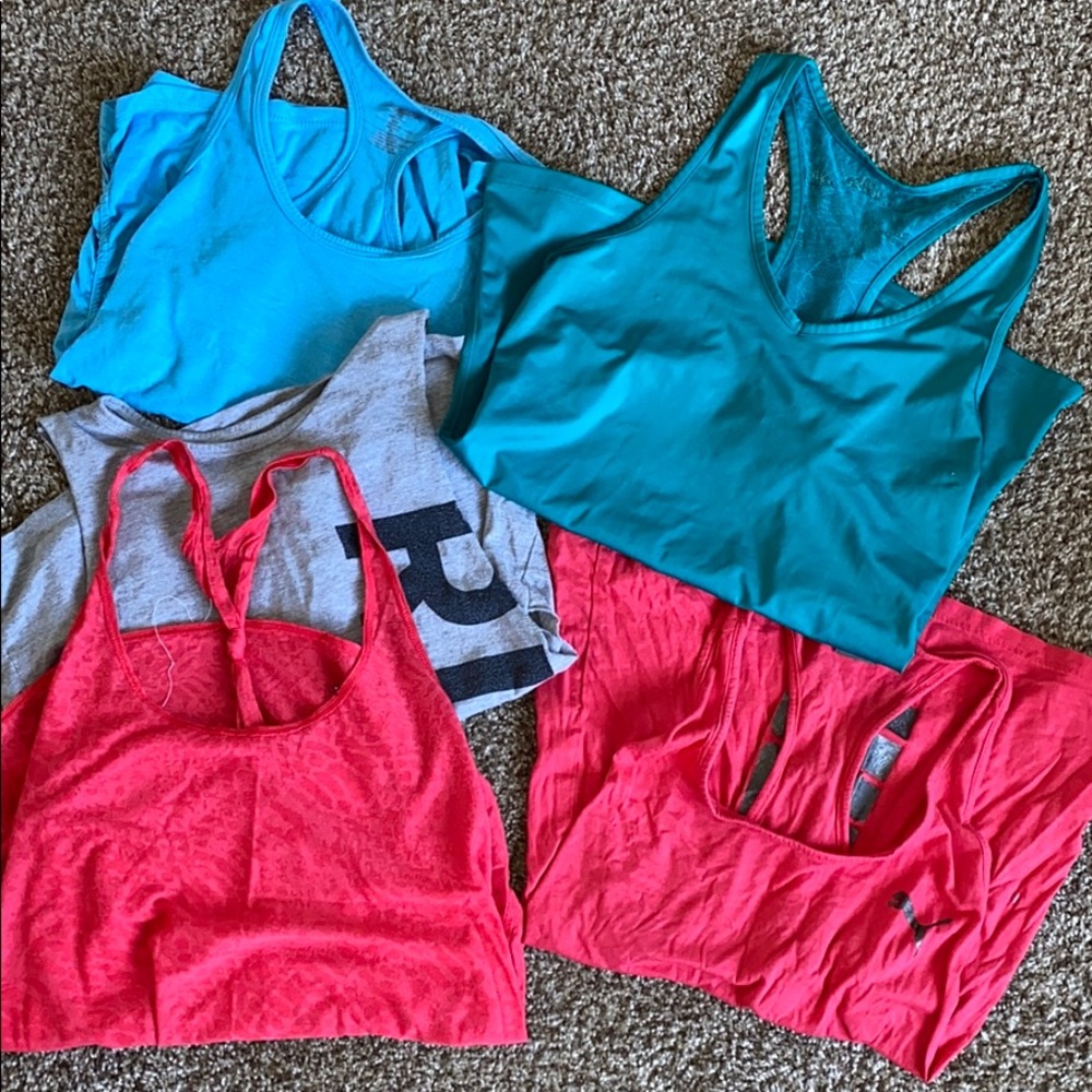 DEAL ALERT: Bundle of 5 workout tops